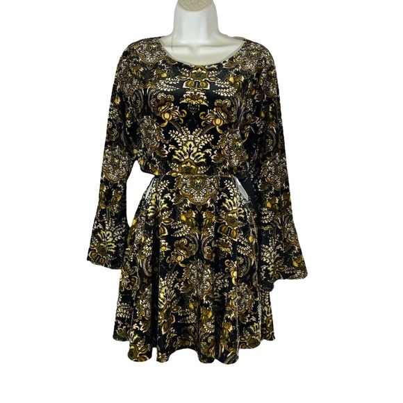 Volcom Size Small Dress Exposed Side‎ Long Bell Sleeve Black Floral Print - Picture 1 of 14